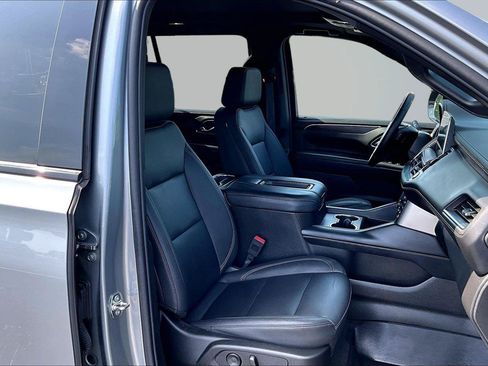 Used 2023 Chevrolet Tahoe Z71 w/ Luxury Package AWD/4WD image 8