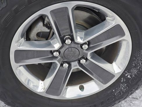 Used 2018 Jeep Wrangler Unlimited Sahara image 22