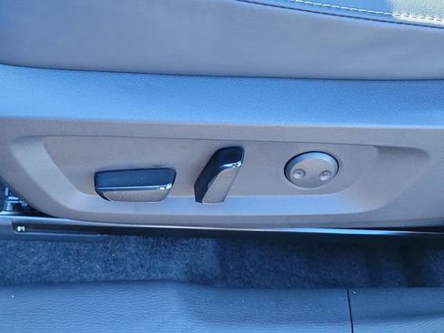 New 2026 Mitsubishi Outlander SE image 19