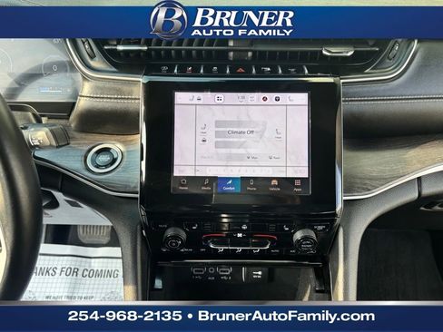 Used 2022 Jeep Grand Cherokee Limited image 22