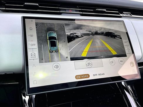 Certified 2025 Land Rover Range Rover Sport image 14