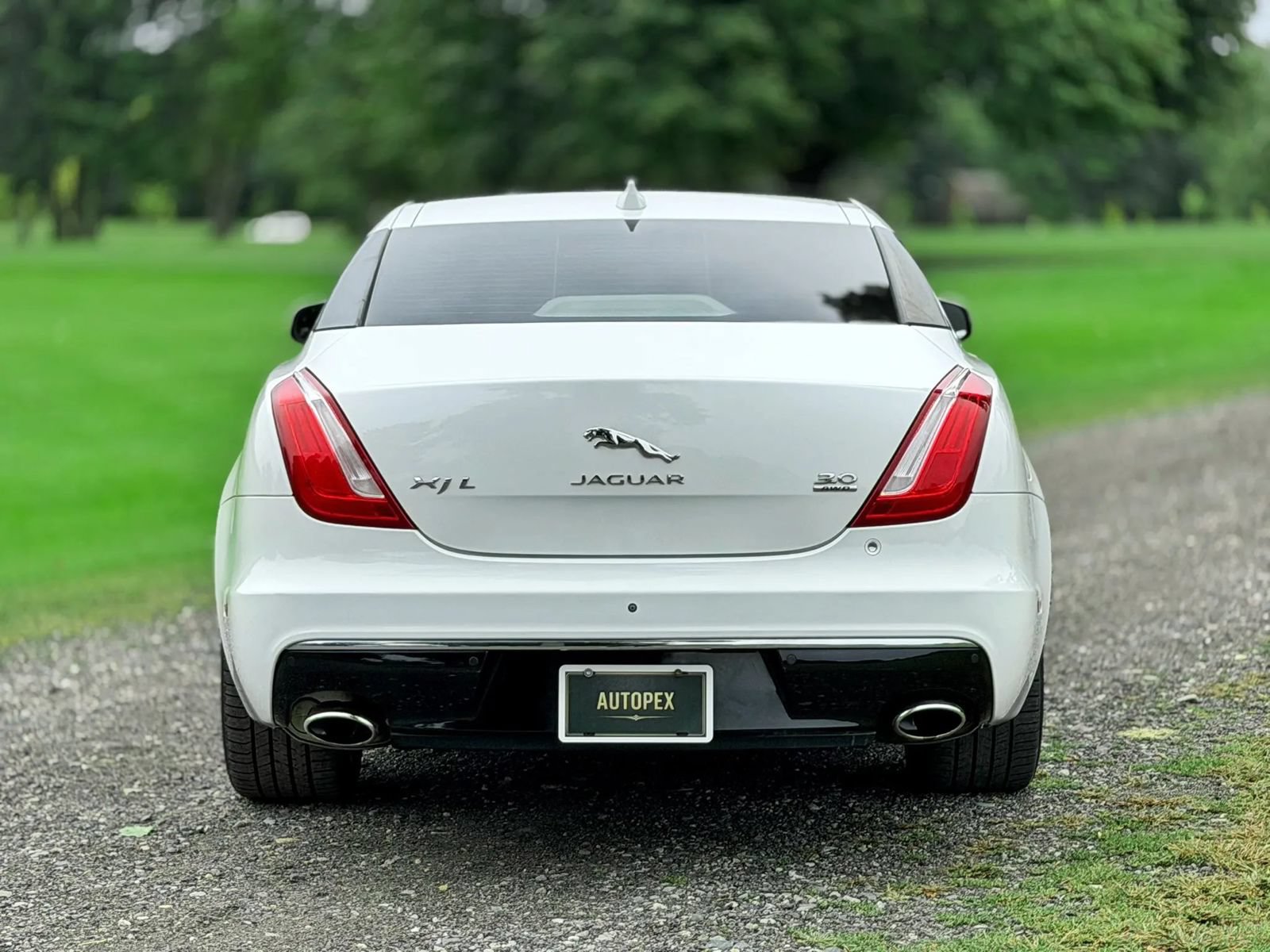 Used 2017 Jaguar XJ L Portfolio AWD/4WD image 24