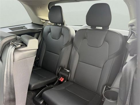 Used 2018 Volvo XC90 T5 Momentum w/ Convenience Package image 20