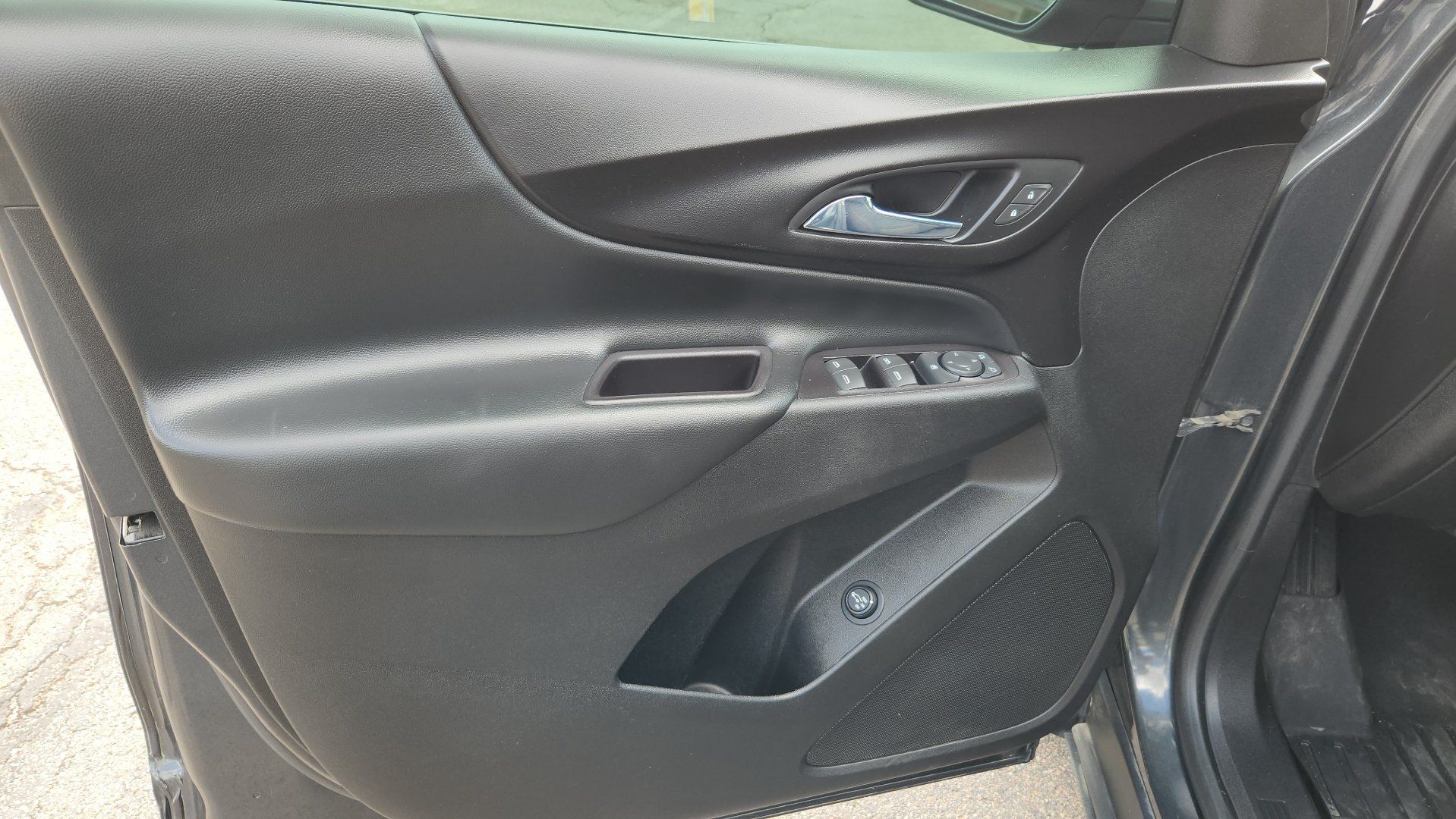 Used 2018 Chevrolet Equinox LT AWD/4WD image 16