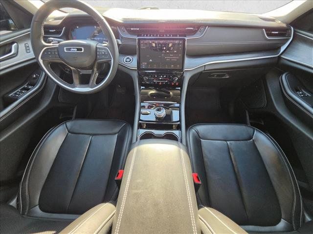 Used 2023 Jeep Grand Cherokee L Limited w/ Luxury Tech Group II AWD/4WD image 13
