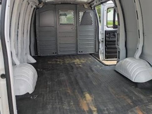 Used 2022 Chevrolet Express 2500 CARGO RWD w/ Driver Convenience Package image 13