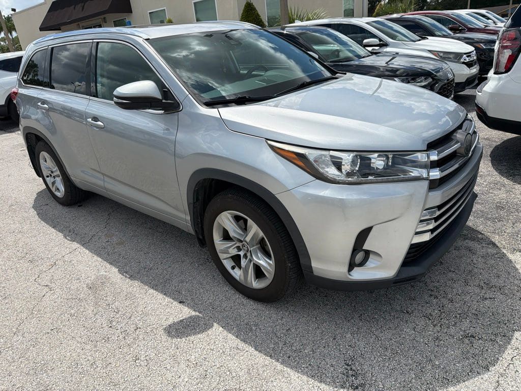 Used 2018 Toyota Highlander Limited AWD/4WD image 1