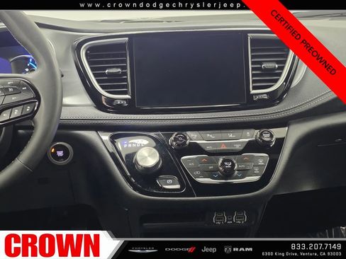 Certified 2024 Chrysler Pacifica Select image 18