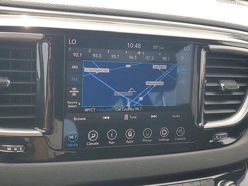 Used 2020 Chrysler Pacifica Touring-L w/ Advanced Safetytec Group AWD/4WD image 16