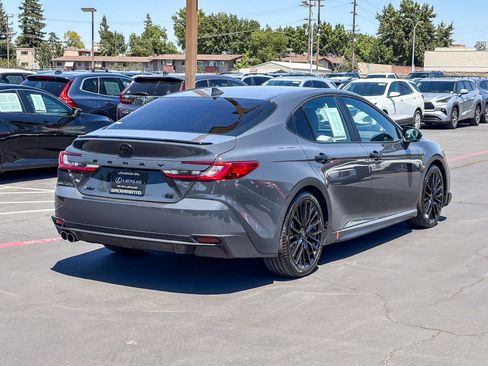 Used 2025 Toyota Camry SE w/ Convenience Package FWD image 4