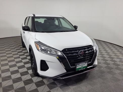 Used 2021 Nissan Kicks S FWD image 13
