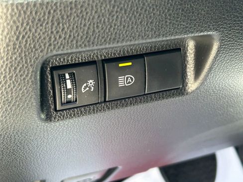 Used 2025 Toyota RAV4 LE AWD/4WD image 24