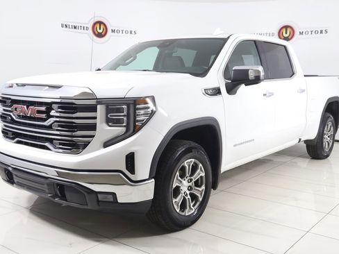 Used 2023 GMC Sierra 1500 SLT w/ SLT Convenience Package image 5