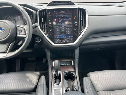 Used 2023 Subaru Ascent Touring AWD/4WD image 11