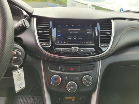Used 2021 Chevrolet Trax LS w/ Tint and Cruise Package AWD/4WD image 25