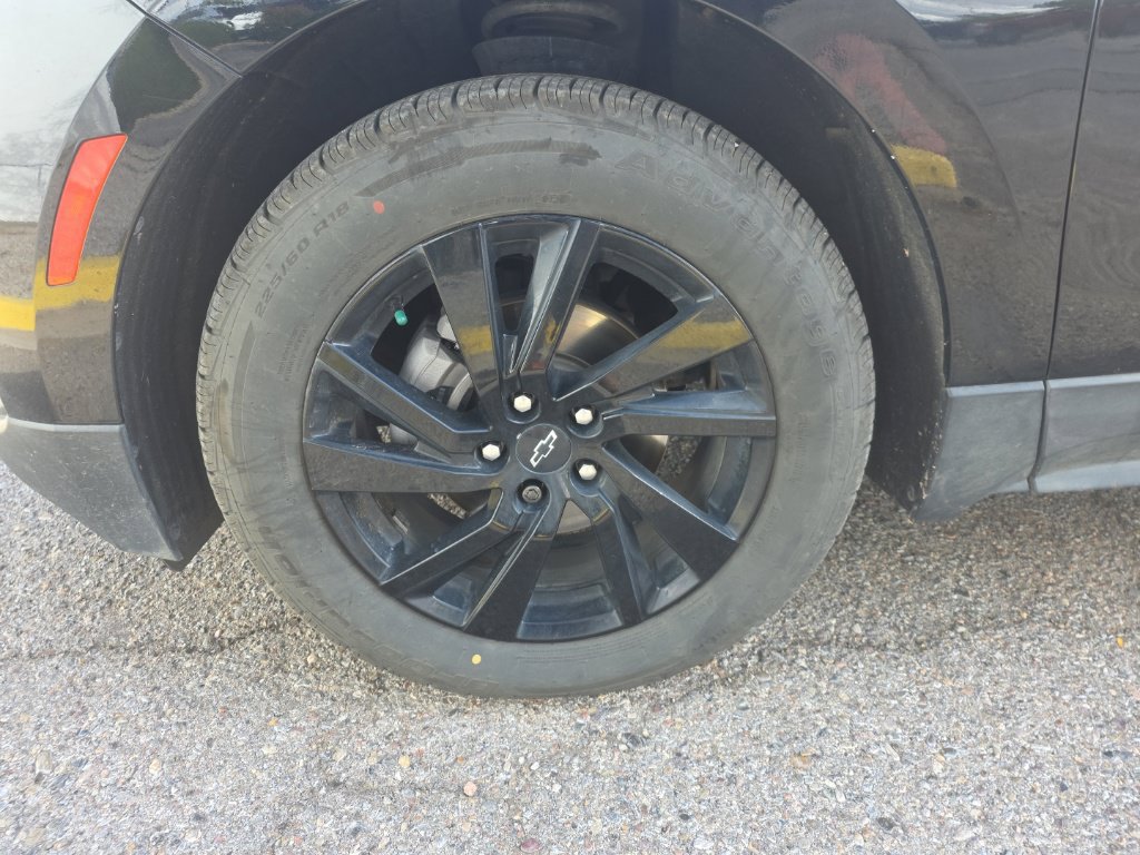 Used 2024 Chevrolet Equinox LS w/ Midnight Edition FWD image 2
