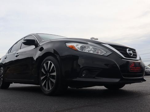 Used 2018 Nissan Altima 2.5 SL FWD image 17