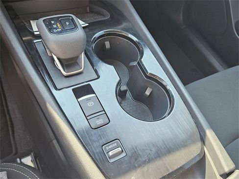 Used 2025 Nissan Rogue S image 21