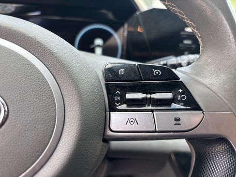 Used 2021 Hyundai Elantra SEL w/ Convenience + Premium Package image 14