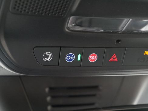 Used 2024 Chevrolet Equinox EV RS image 33