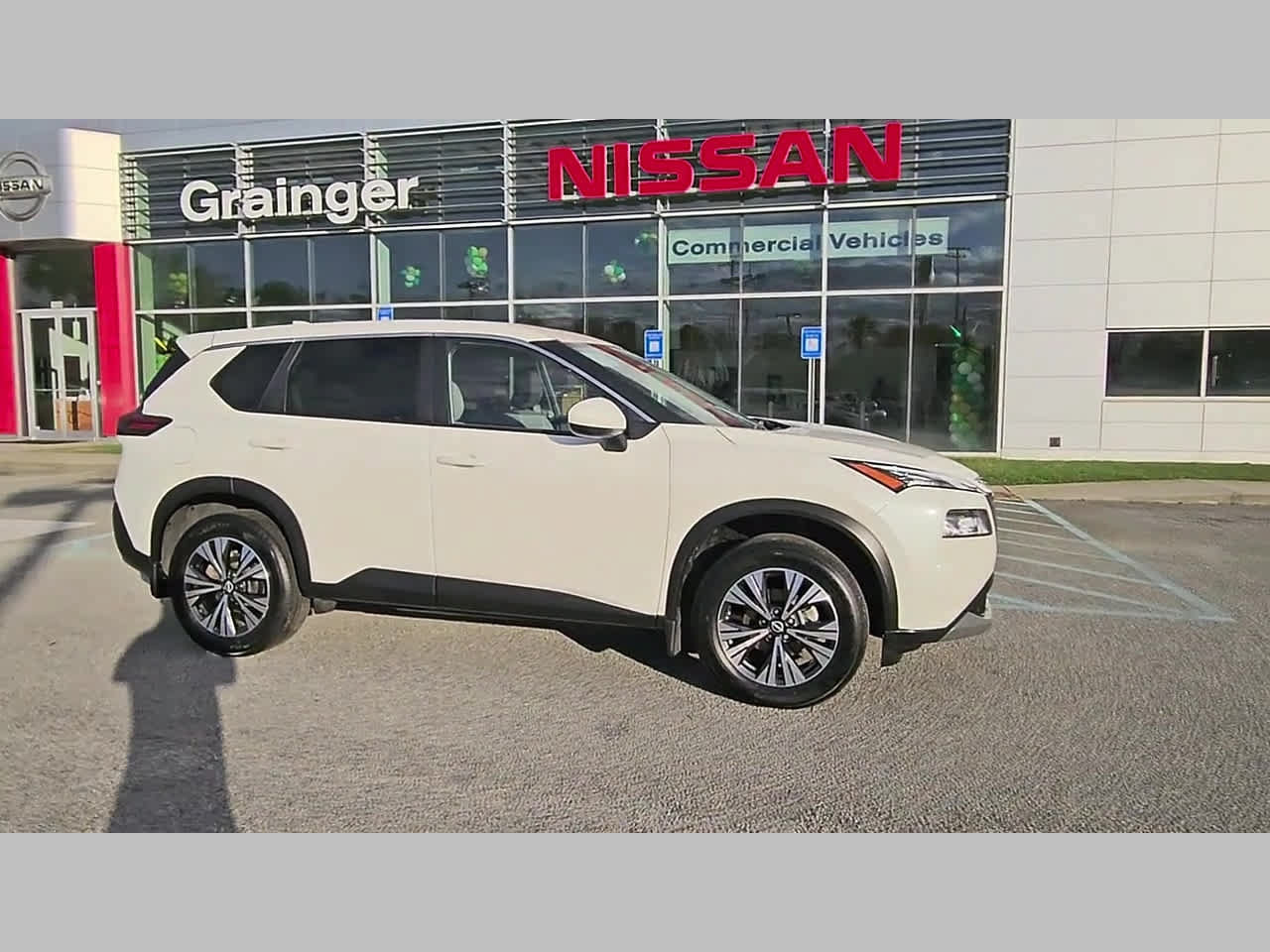 Used 2023 Nissan Rogue SV AWD/4WD image 36