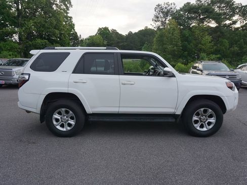 Used 2019 Toyota 4Runner SR5 AWD/4WD image 20