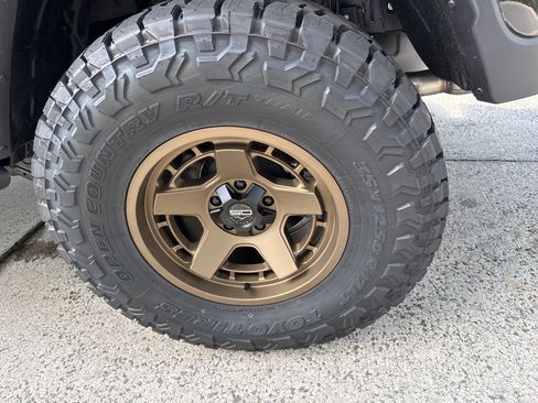 New 2025 Jeep Gladiator Sport AWD/4WD image 3