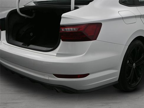 Used 2020 Volkswagen Jetta GLI Autobahn w/ GLI Autobahn Black Package image 11