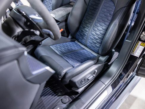 Used 2025 Audi RS 6 performance image 38