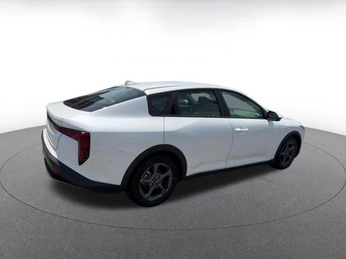 Used 2025 Kia K4 FWD image 15