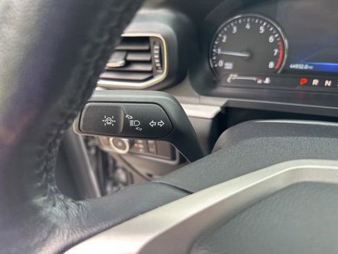 Used 2023 Ford Explorer XLT w/ Equipment Group 202A AWD/4WD image 22