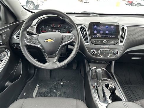 Used 2019 Chevrolet Malibu LT image 13