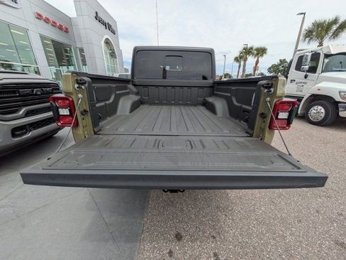 New 2025 Jeep Gladiator Rubicon image 11