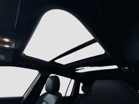 Used 2025 Mercedes-Benz GLB 250 image 41