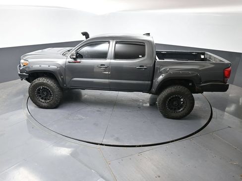 Used 2016 Toyota Tacoma TRD Sport w/ Towing Package AWD/4WD image 45