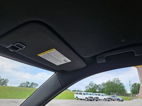Used 2023 Chevrolet Traverse LS FWD image 21