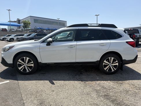 Used 2019 Subaru Outback 2.5i Limited AWD/4WD image 6