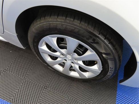 Used 2025 Toyota Corolla LE FWD image 7