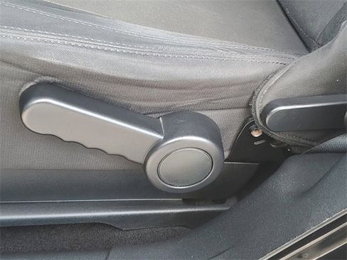 Used 2018 Jeep Wrangler Sport image 23