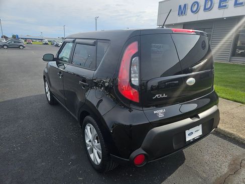 Used 2014 Kia Soul + FWD image 8