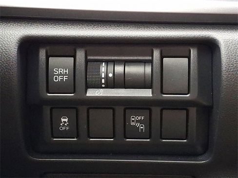 Used 2019 Subaru Crosstrek 2.0i Limited w/ Moonroof Package w/Navigation AWD/4WD image 27