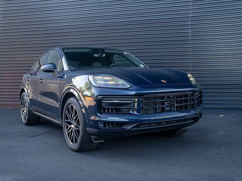 Certified 2025 Porsche Cayenne Coupe image 27