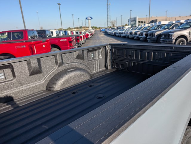 New 2027 Ford F350 Lariat w/ Black Appearance Package AWD/4WD image 10