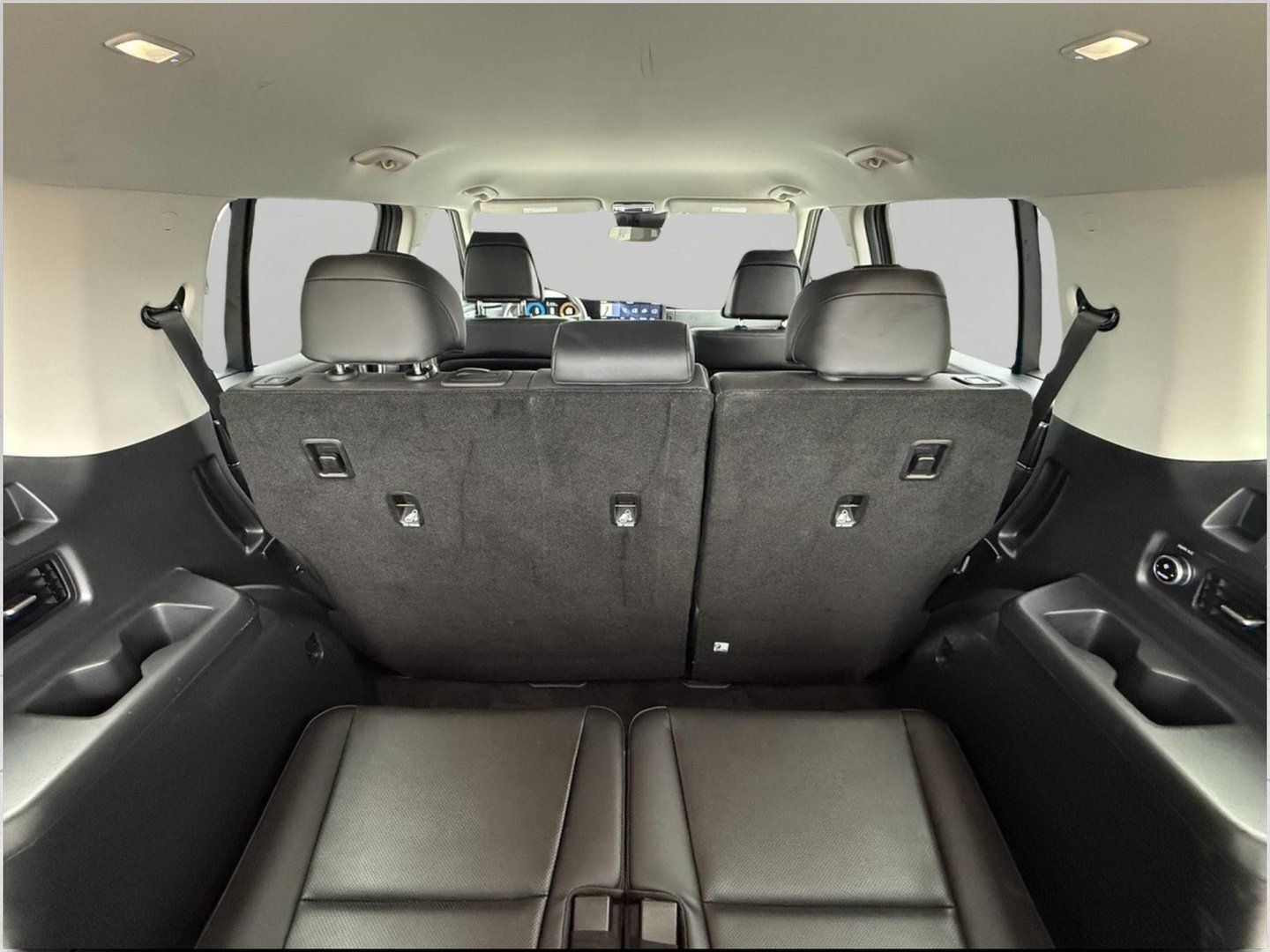 Used 2025 Hyundai Santa Fe SEL AWD/4WD image 30