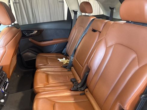 Used 2017 Audi Q7 3.0T Prestige w/ Prestige Package AWD/4WD image 18