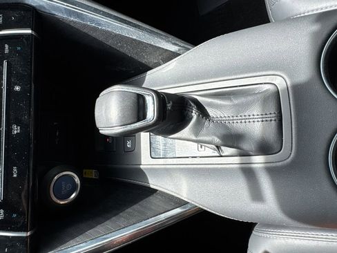 Used 2022 Toyota Venza Limited w/ Advanced Technology Package image 31