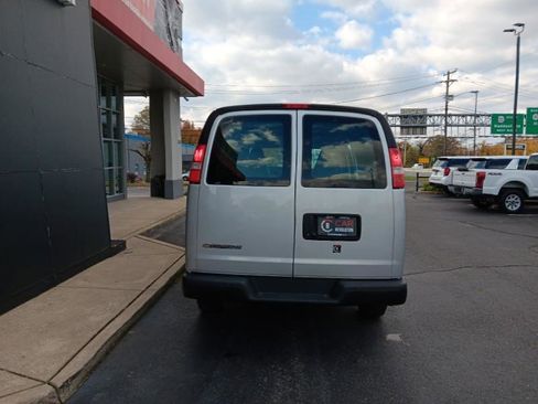 Used 2020 Chevrolet Express 3500 w/ Driver Convenience Package image 11