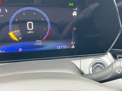 Used 2025 Chevrolet Trax LT image 38