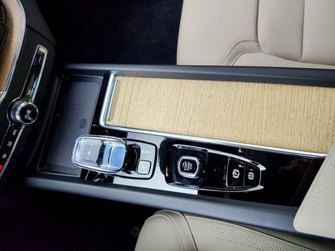 New 2026 Volvo XC60 B5 Plus w/ Climate Package AWD/4WD image 26