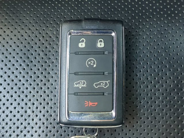 Used 2022 Jeep Grand Wagoneer Series III w/ Rear Seat Video Group 1 AWD/4WD image 36